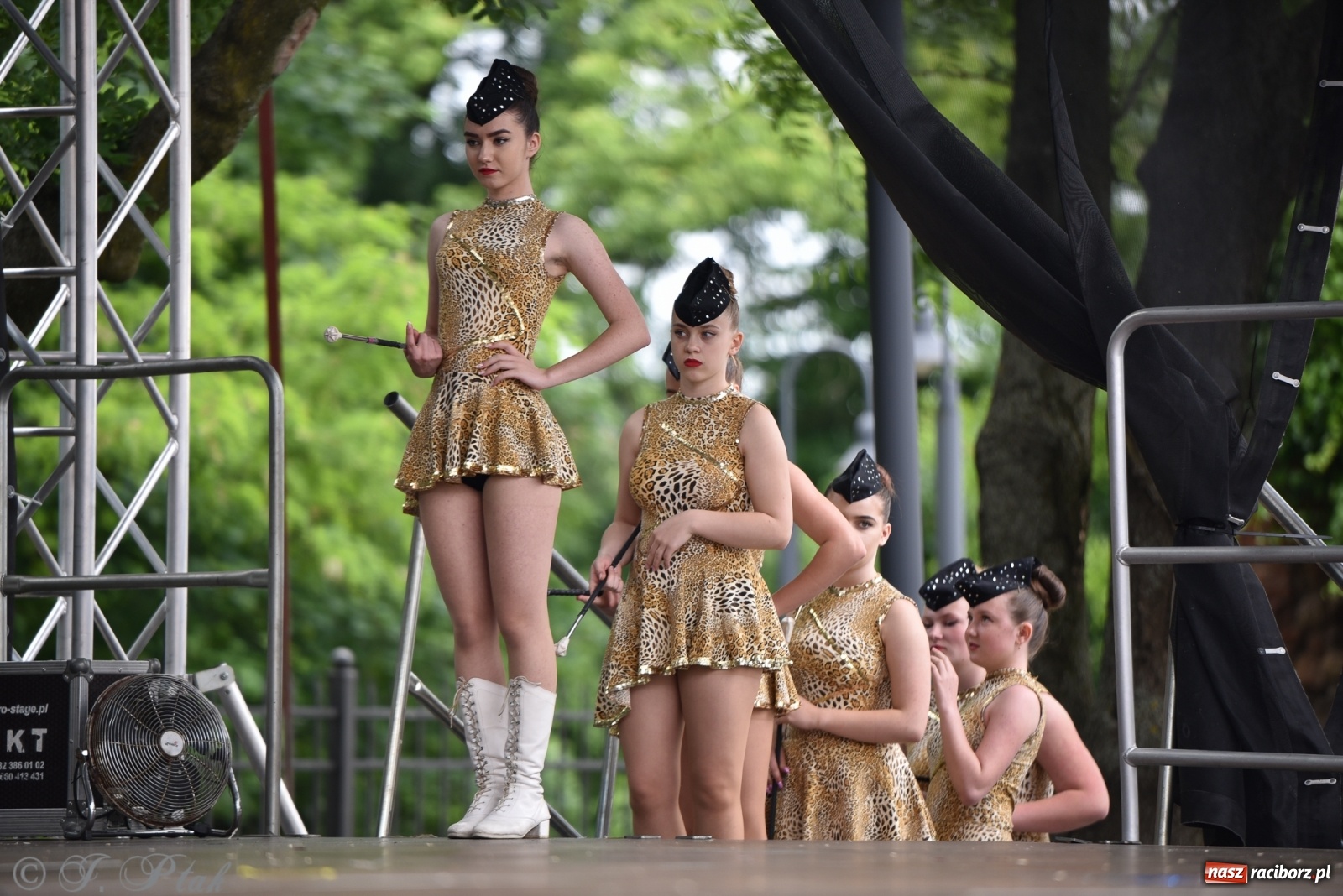 Zdjęcie w galerii na portalu naszraciborz.pl: I Ogólnopolski Mażoretkowy Zawrót Głowy Racibórz 2021 wiadomości z regionu