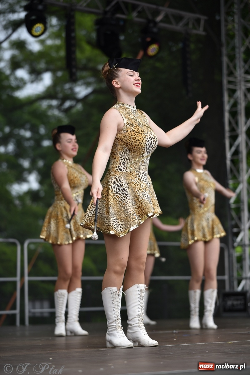 Zdjęcie w galerii na portalu naszraciborz.pl: I Ogólnopolski Mażoretkowy Zawrót Głowy Racibórz 2021 wiadomości z regionu