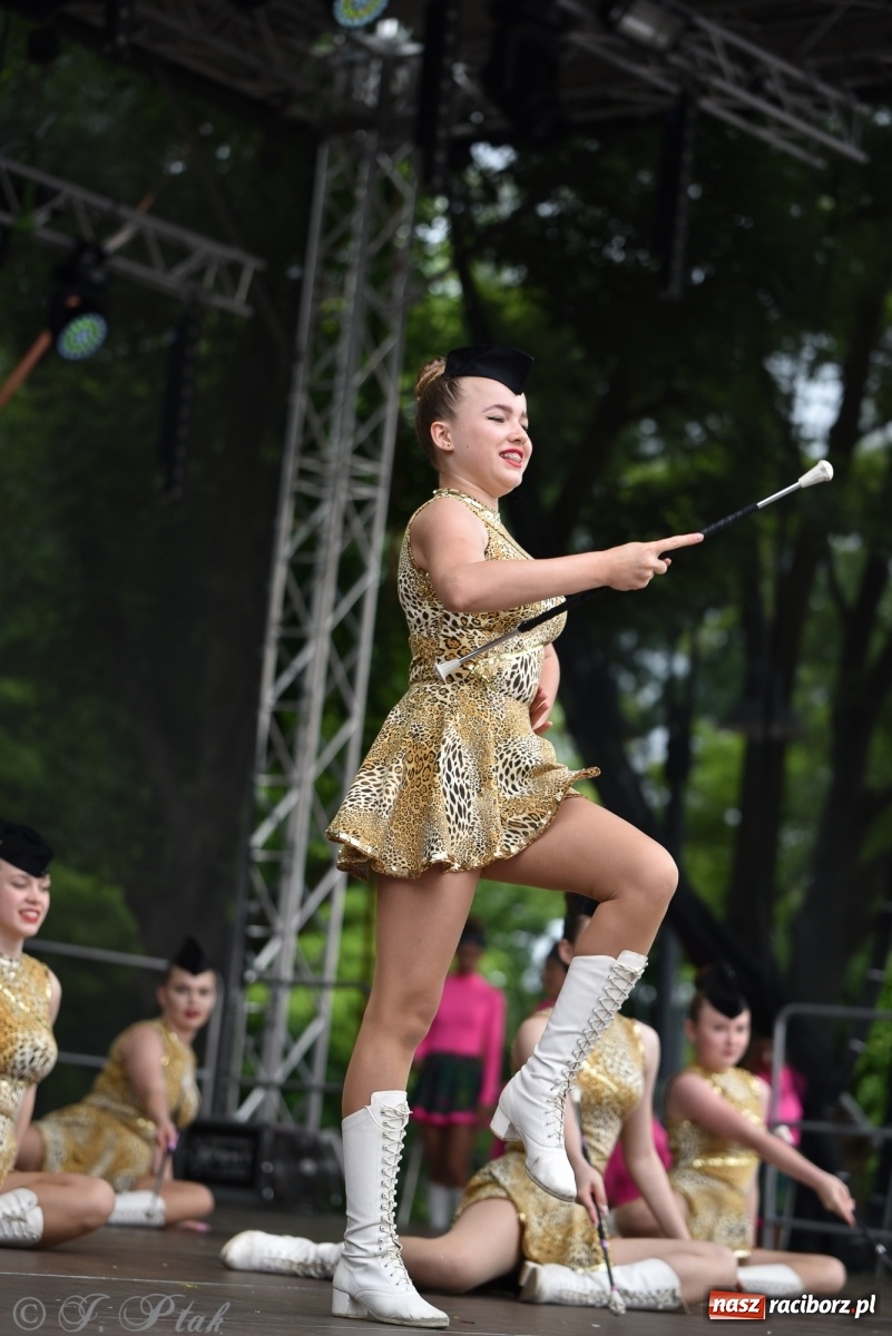 Zdjęcie w galerii na portalu naszraciborz.pl: I Ogólnopolski Mażoretkowy Zawrót Głowy Racibórz 2021 wiadomości z regionu