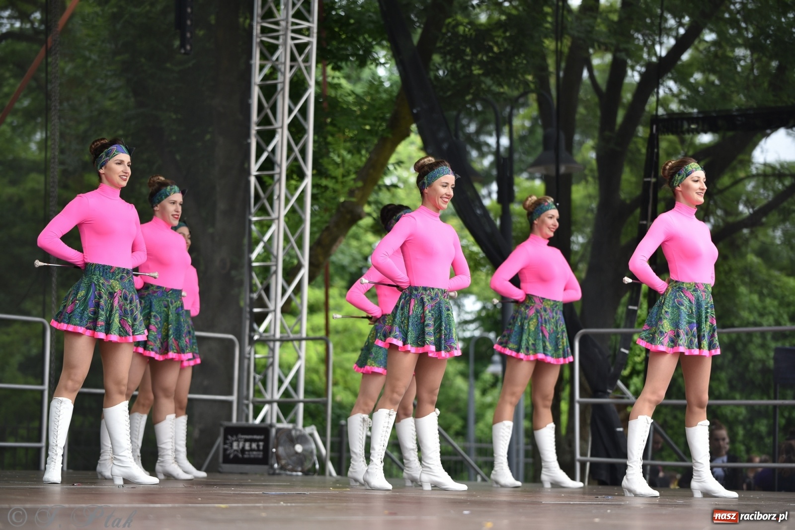 Zdjęcie w galerii na portalu naszraciborz.pl: I Ogólnopolski Mażoretkowy Zawrót Głowy Racibórz 2021 wiadomości z regionu