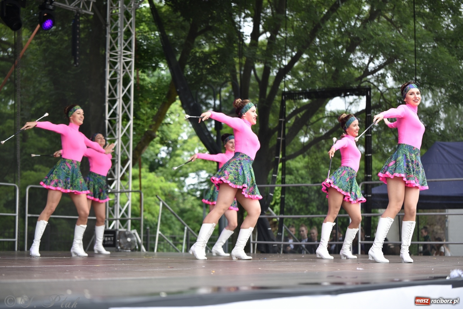 Zdjęcie w galerii na portalu naszraciborz.pl: I Ogólnopolski Mażoretkowy Zawrót Głowy Racibórz 2021 wiadomości z regionu