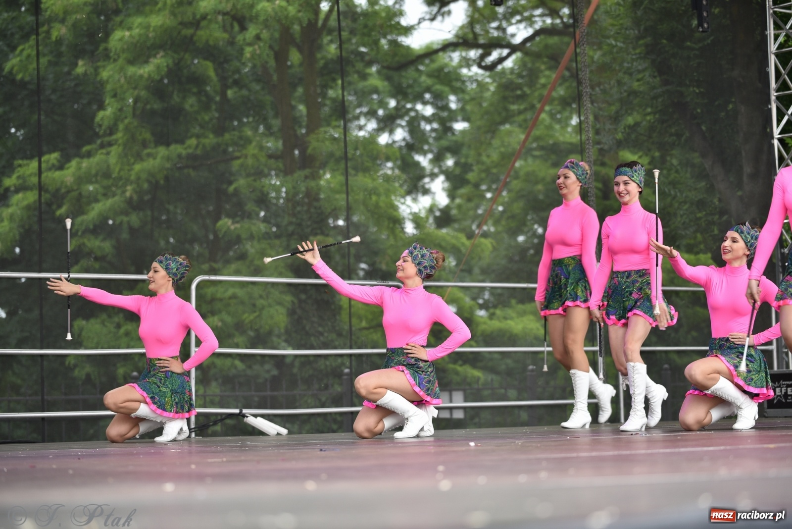 Zdjęcie w galerii na portalu naszraciborz.pl: I Ogólnopolski Mażoretkowy Zawrót Głowy Racibórz 2021 wiadomości z regionu