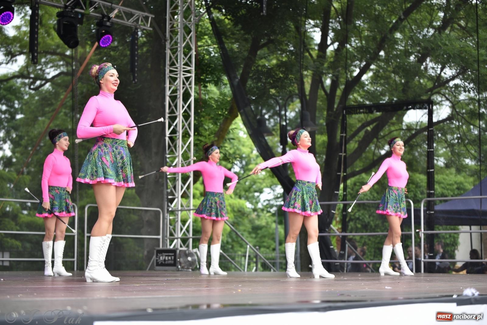 Zdjęcie w galerii na portalu naszraciborz.pl: I Ogólnopolski Mażoretkowy Zawrót Głowy Racibórz 2021 wiadomości z regionu