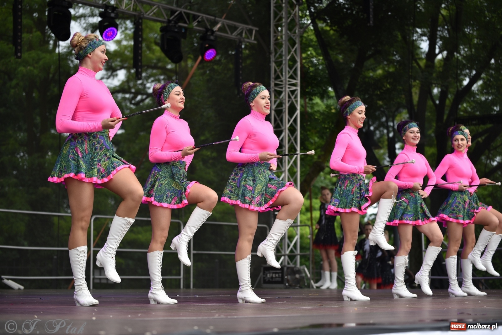 Zdjęcie w galerii na portalu naszraciborz.pl: I Ogólnopolski Mażoretkowy Zawrót Głowy Racibórz 2021 wiadomości z regionu