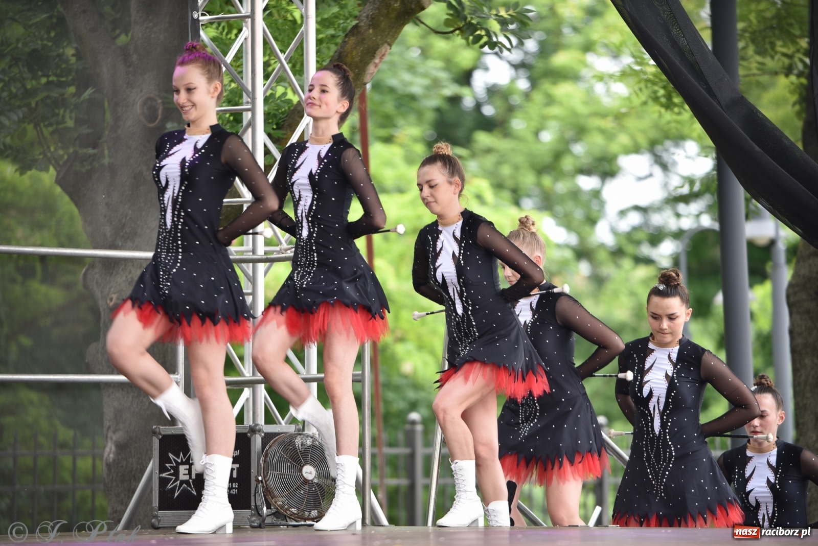 Zdjęcie w galerii na portalu naszraciborz.pl: I Ogólnopolski Mażoretkowy Zawrót Głowy Racibórz 2021 wiadomości z regionu