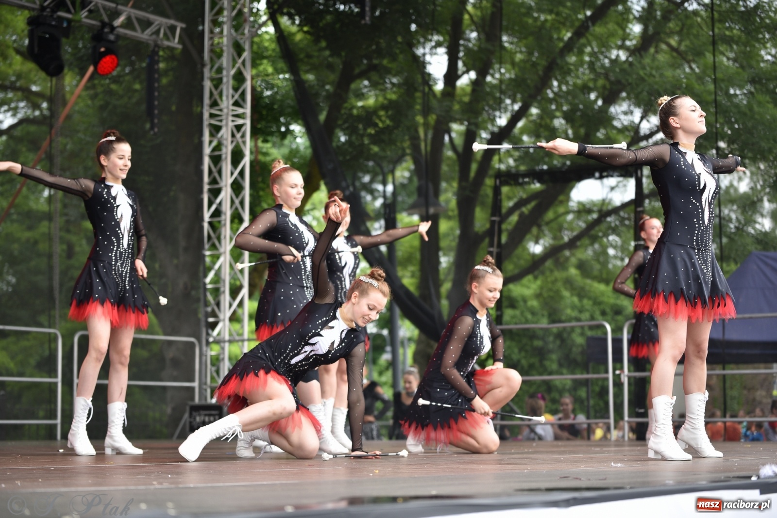 Zdjęcie w galerii na portalu naszraciborz.pl: I Ogólnopolski Mażoretkowy Zawrót Głowy Racibórz 2021 wiadomości z regionu