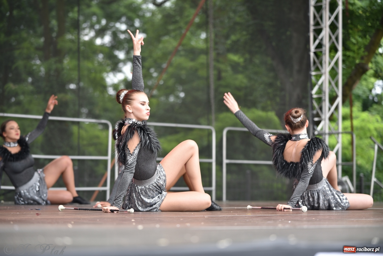 Zdjęcie w galerii na portalu naszraciborz.pl: I Ogólnopolski Mażoretkowy Zawrót Głowy Racibórz 2021 wiadomości z regionu