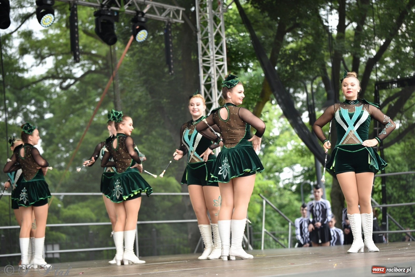 Zdjęcie w galerii na portalu naszraciborz.pl: I Ogólnopolski Mażoretkowy Zawrót Głowy Racibórz 2021 wiadomości z regionu