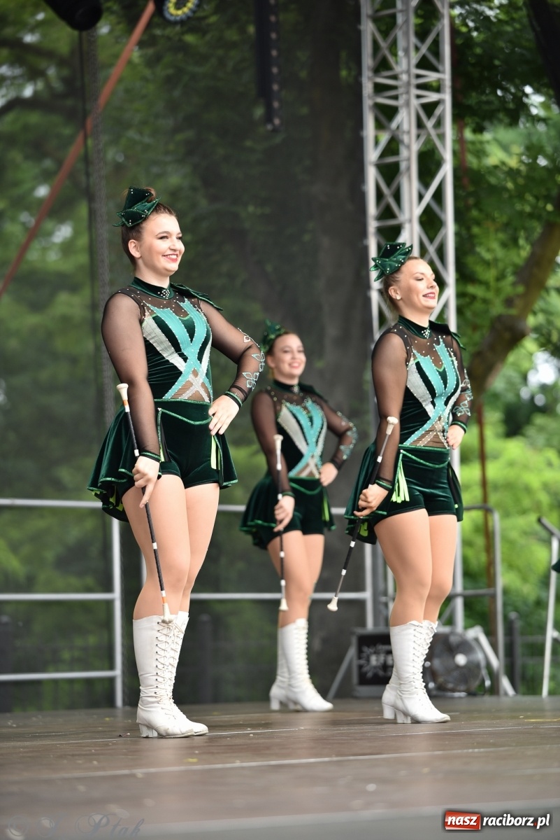 Zdjęcie w galerii na portalu naszraciborz.pl: I Ogólnopolski Mażoretkowy Zawrót Głowy Racibórz 2021 wiadomości z regionu