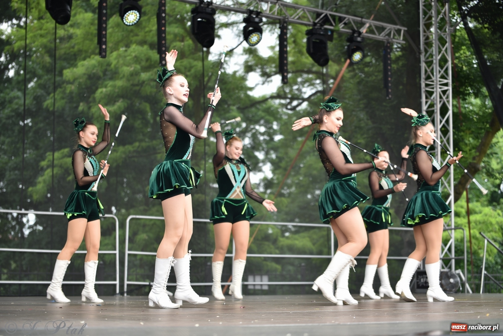 Zdjęcie w galerii na portalu naszraciborz.pl: I Ogólnopolski Mażoretkowy Zawrót Głowy Racibórz 2021 wiadomości z regionu