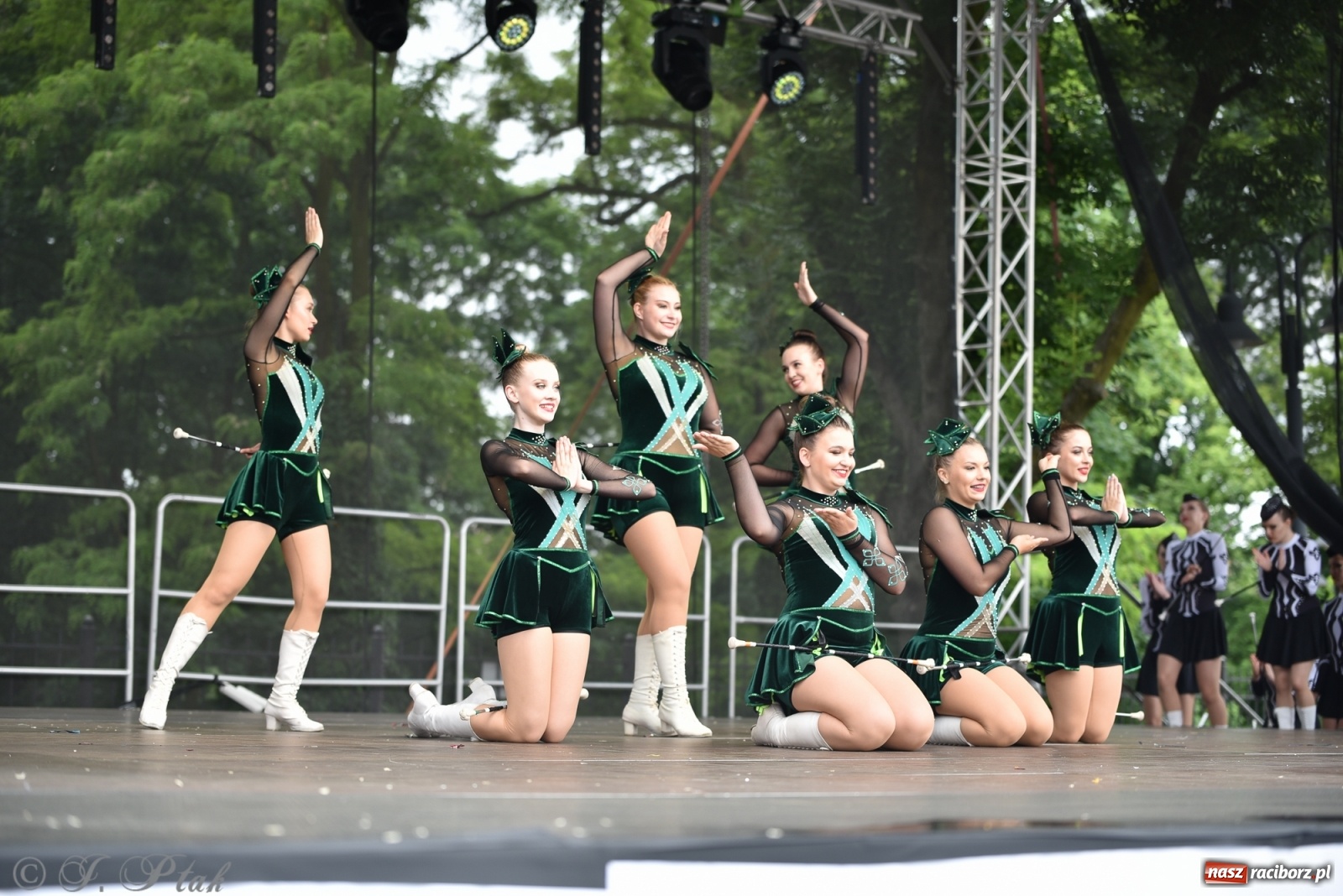 Zdjęcie w galerii na portalu naszraciborz.pl: I Ogólnopolski Mażoretkowy Zawrót Głowy Racibórz 2021 wiadomości z regionu