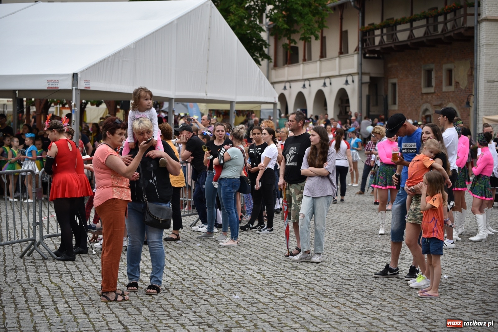 Zdjęcie w galerii na portalu naszraciborz.pl: I Ogólnopolski Mażoretkowy Zawrót Głowy Racibórz 2021 wiadomości z regionu