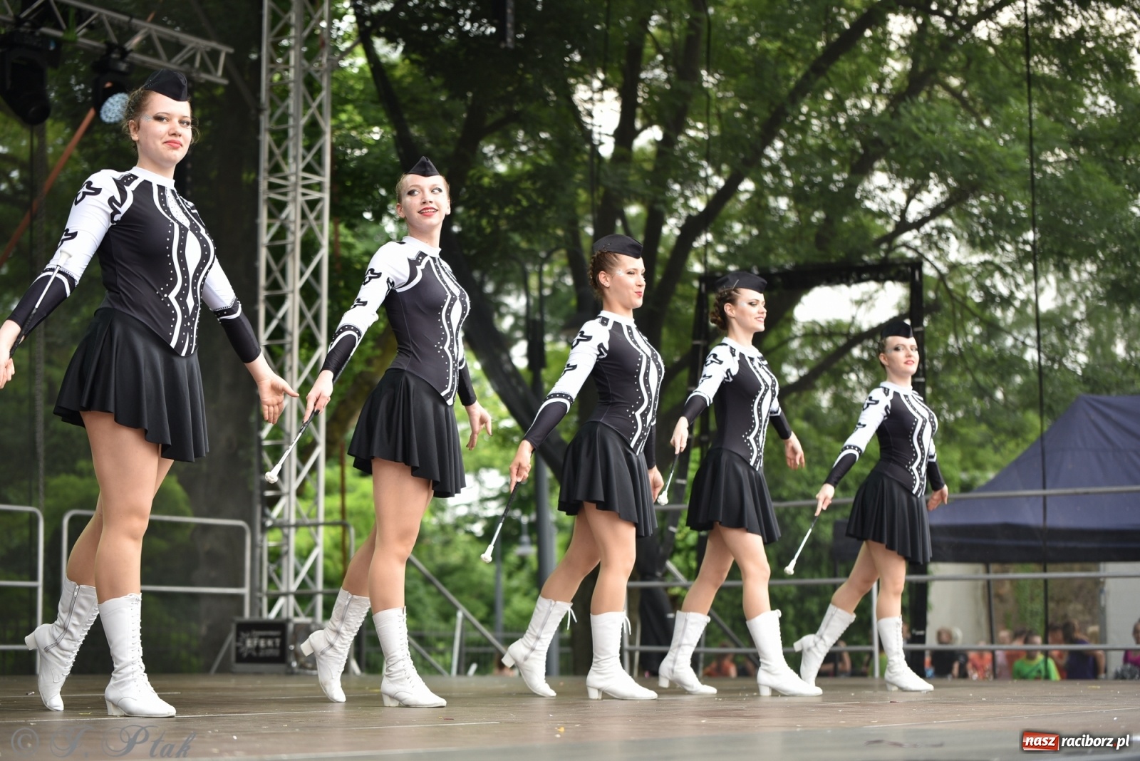 Zdjęcie w galerii na portalu naszraciborz.pl: I Ogólnopolski Mażoretkowy Zawrót Głowy Racibórz 2021 wiadomości z regionu