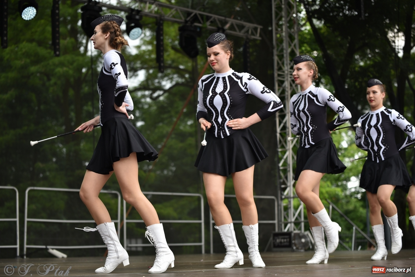 Zdjęcie w galerii na portalu naszraciborz.pl: I Ogólnopolski Mażoretkowy Zawrót Głowy Racibórz 2021 wiadomości z regionu