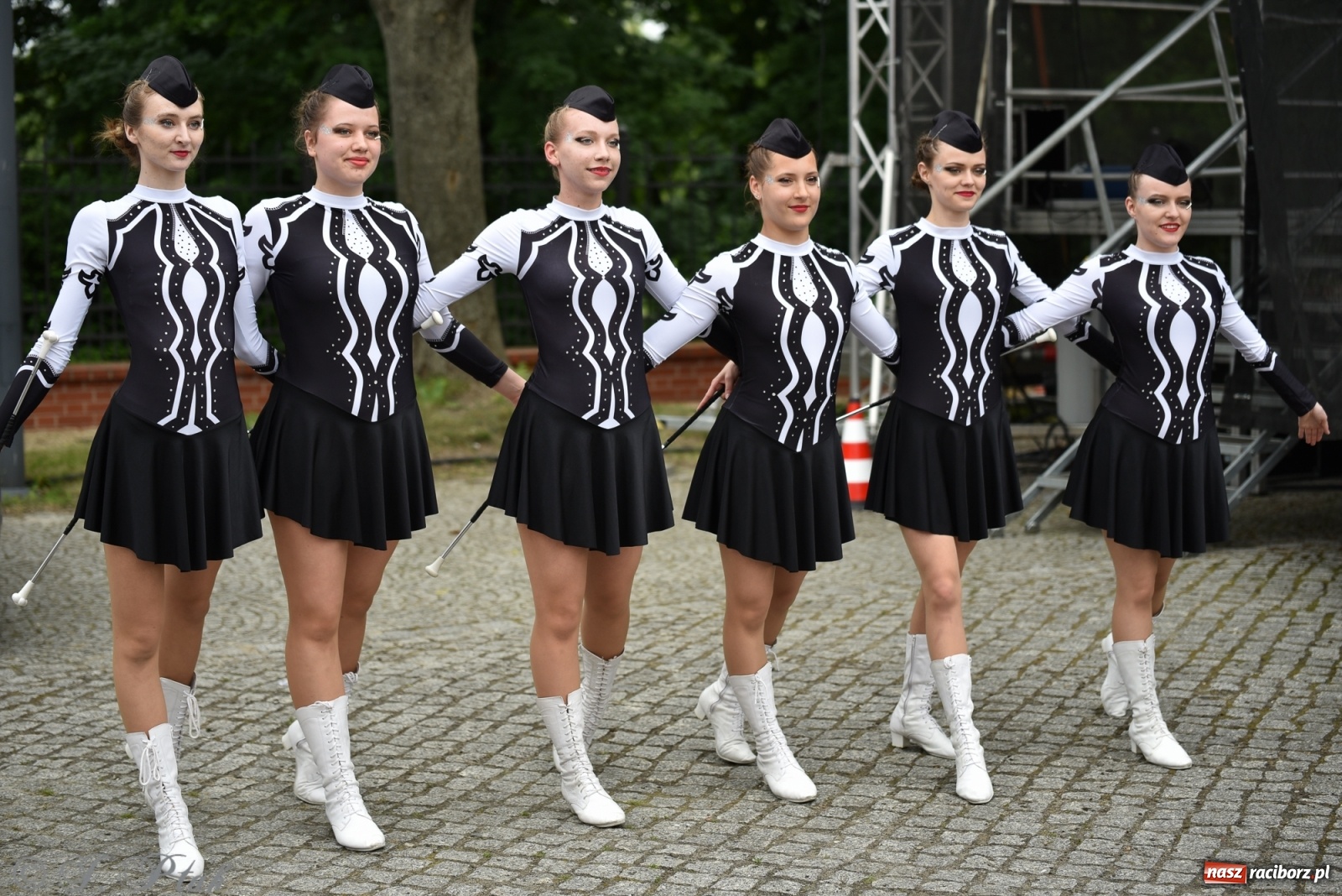 Zdjęcie w galerii na portalu naszraciborz.pl: I Ogólnopolski Mażoretkowy Zawrót Głowy Racibórz 2021 wiadomości z regionu