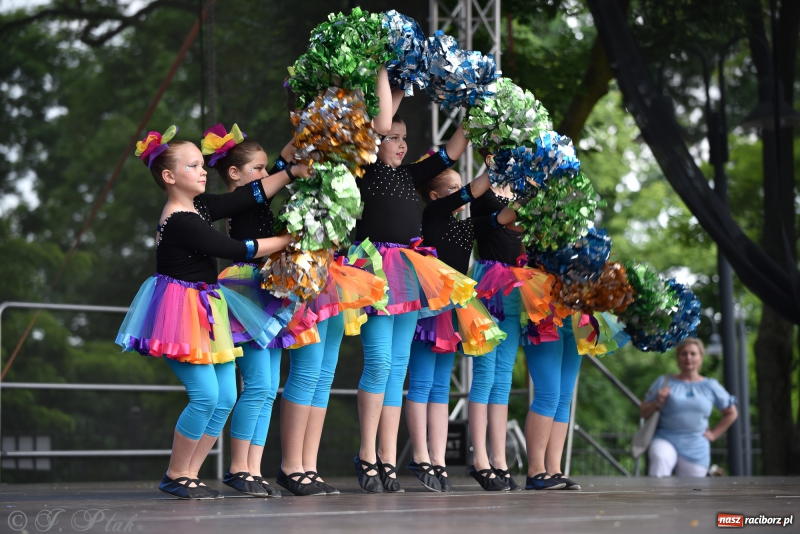 Zdjęcie w galerii na portalu naszraciborz.pl: I Ogólnopolski Mażoretkowy Zawrót Głowy Racibórz 2021 wiadomości z regionu