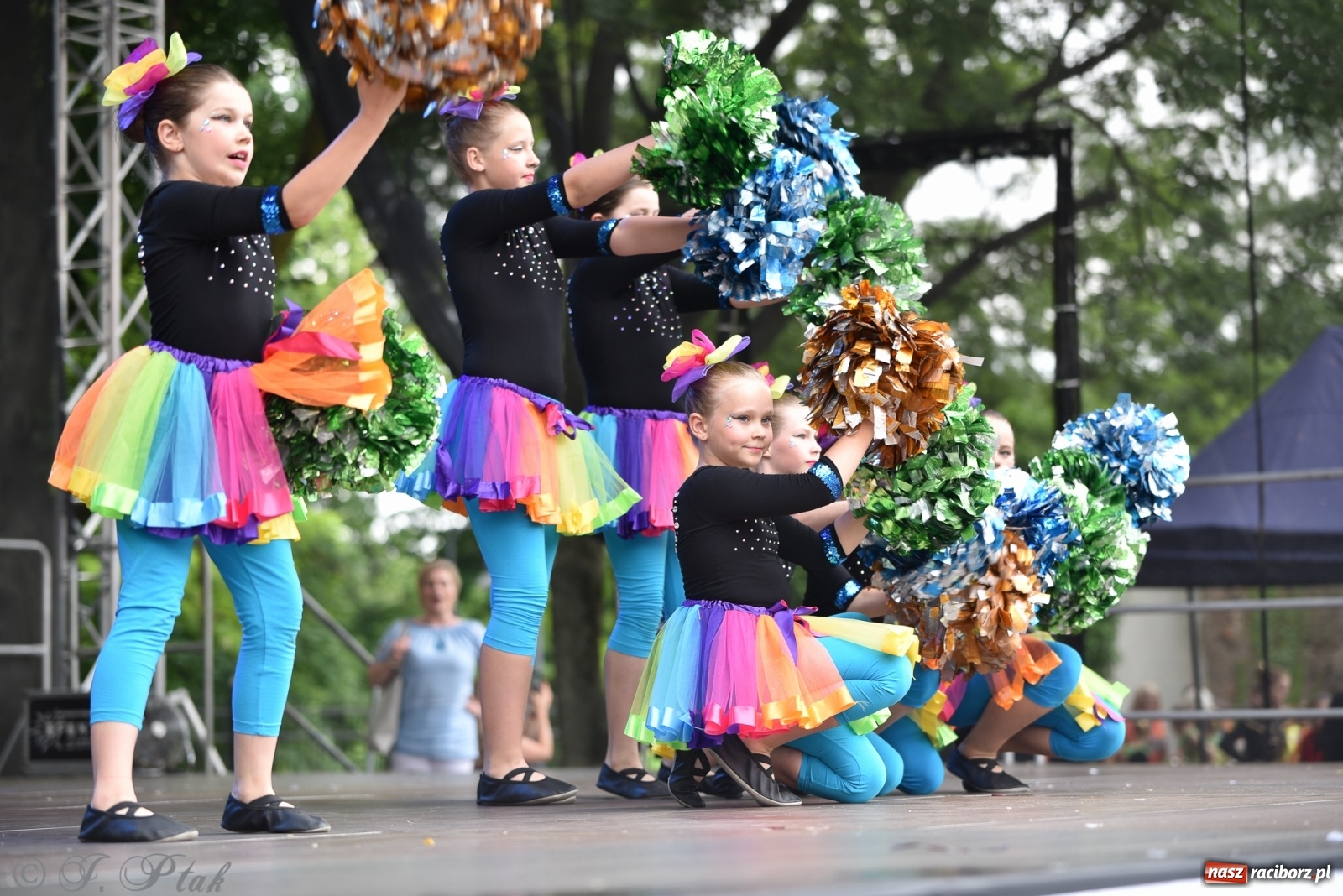 Zdjęcie w galerii na portalu naszraciborz.pl: I Ogólnopolski Mażoretkowy Zawrót Głowy Racibórz 2021 wiadomości z regionu