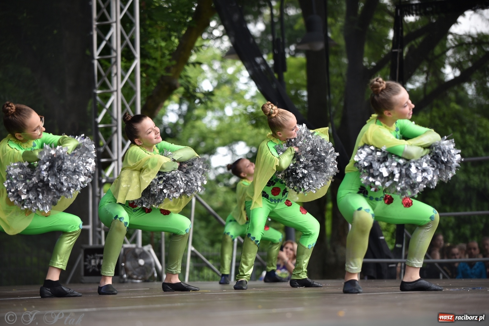 Zdjęcie w galerii na portalu naszraciborz.pl: I Ogólnopolski Mażoretkowy Zawrót Głowy Racibórz 2021 wiadomości z regionu