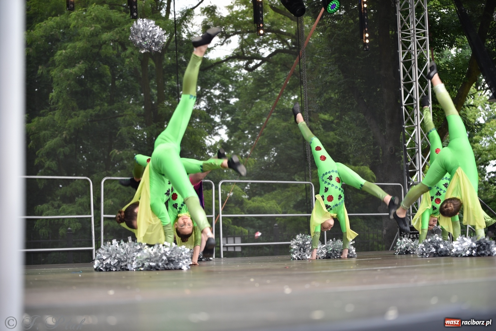 Zdjęcie w galerii na portalu naszraciborz.pl: I Ogólnopolski Mażoretkowy Zawrót Głowy Racibórz 2021 wiadomości z regionu