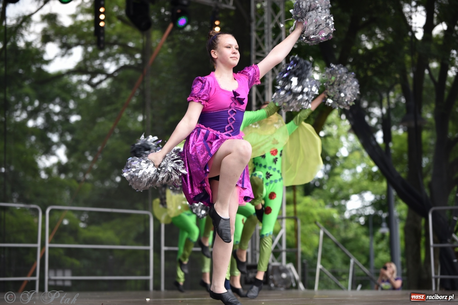 Zdjęcie w galerii na portalu naszraciborz.pl: I Ogólnopolski Mażoretkowy Zawrót Głowy Racibórz 2021 wiadomości z regionu