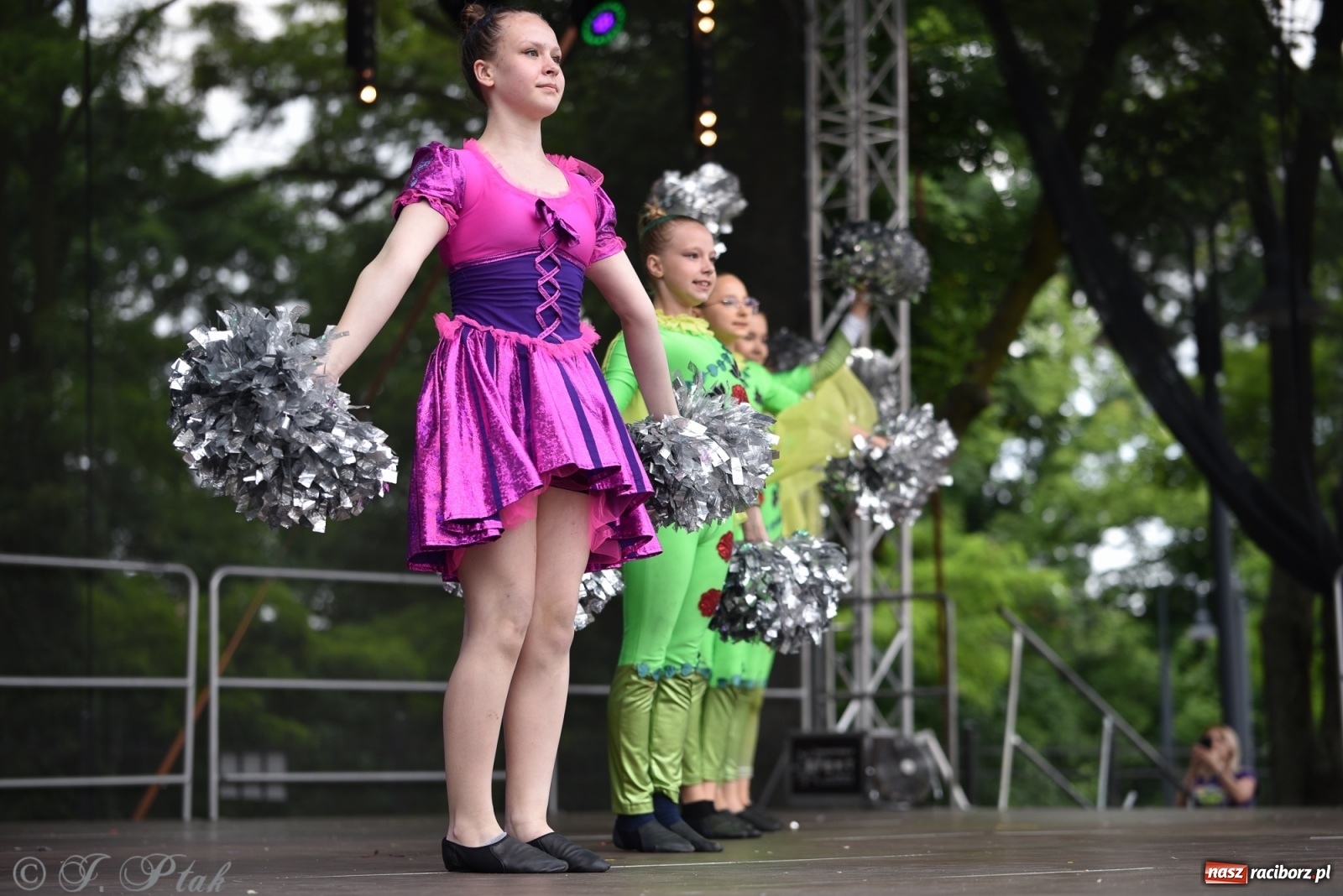 Zdjęcie w galerii na portalu naszraciborz.pl: I Ogólnopolski Mażoretkowy Zawrót Głowy Racibórz 2021 wiadomości z regionu