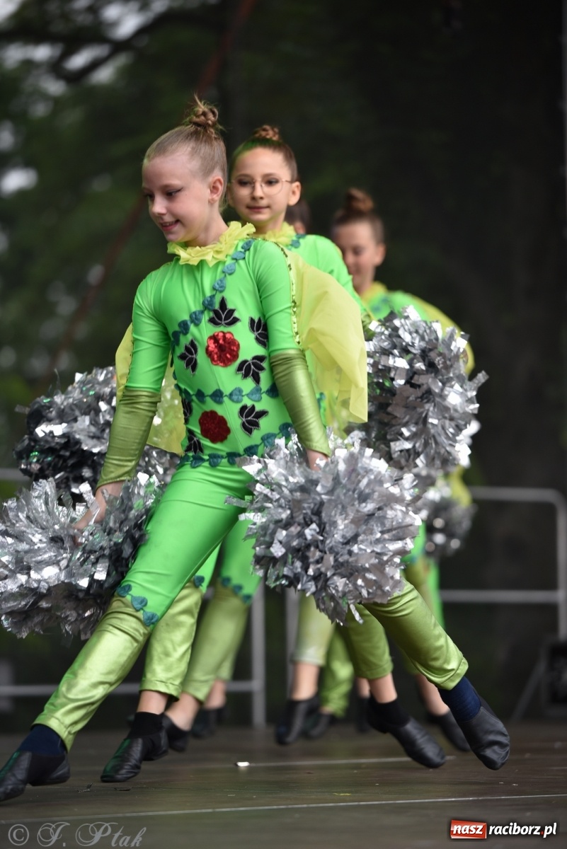 Zdjęcie w galerii na portalu naszraciborz.pl: I Ogólnopolski Mażoretkowy Zawrót Głowy Racibórz 2021 wiadomości z regionu