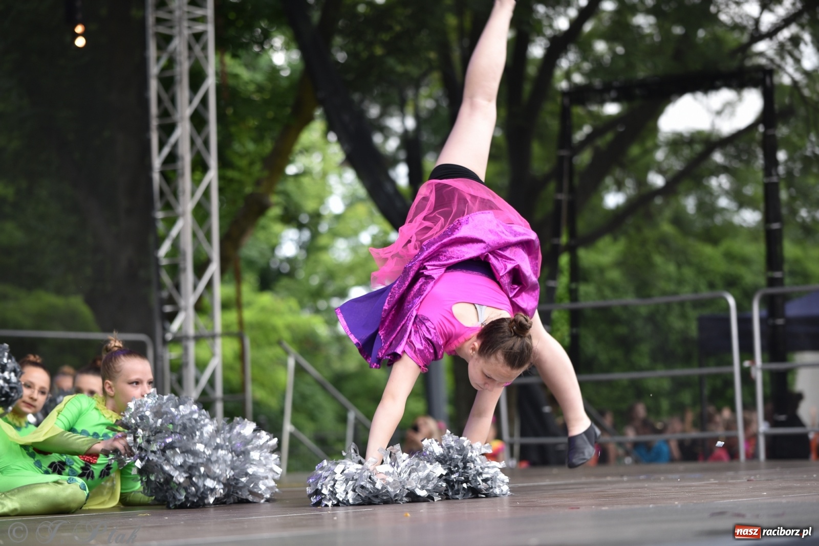 Zdjęcie w galerii na portalu naszraciborz.pl: I Ogólnopolski Mażoretkowy Zawrót Głowy Racibórz 2021 wiadomości z regionu