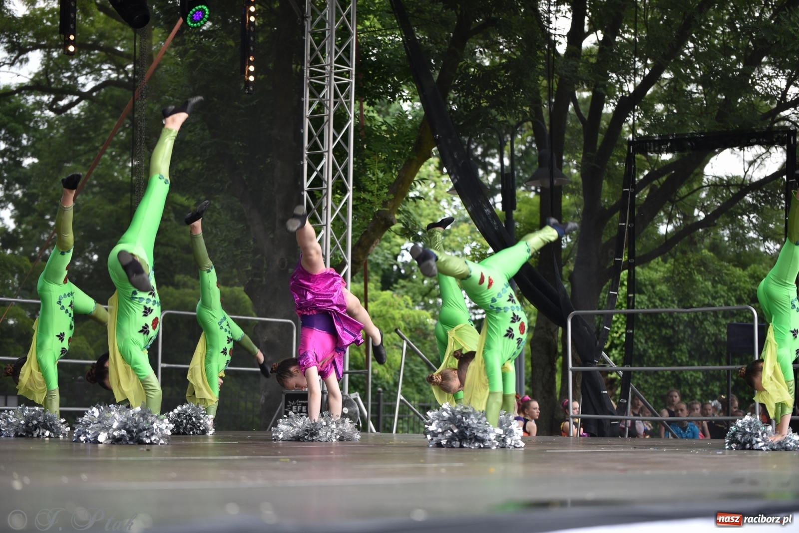 Zdjęcie w galerii na portalu naszraciborz.pl: I Ogólnopolski Mażoretkowy Zawrót Głowy Racibórz 2021 wiadomości z regionu