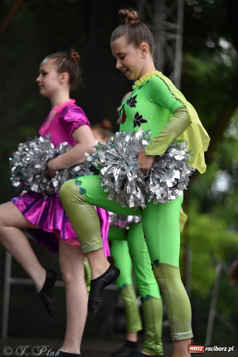 Zdjęcie w galerii na portalu naszraciborz.pl: I Ogólnopolski Mażoretkowy Zawrót Głowy Racibórz 2021 wiadomości z regionu