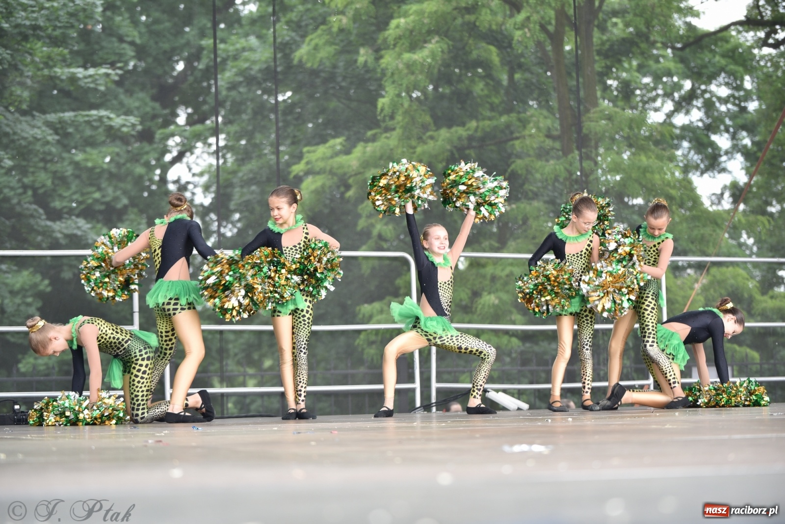 Zdjęcie w galerii na portalu naszraciborz.pl: I Ogólnopolski Mażoretkowy Zawrót Głowy Racibórz 2021 wiadomości z regionu