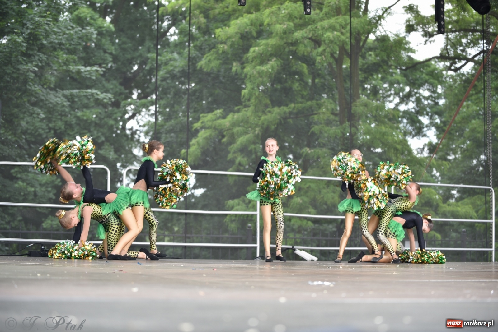 Zdjęcie w galerii na portalu naszraciborz.pl: I Ogólnopolski Mażoretkowy Zawrót Głowy Racibórz 2021 wiadomości z regionu