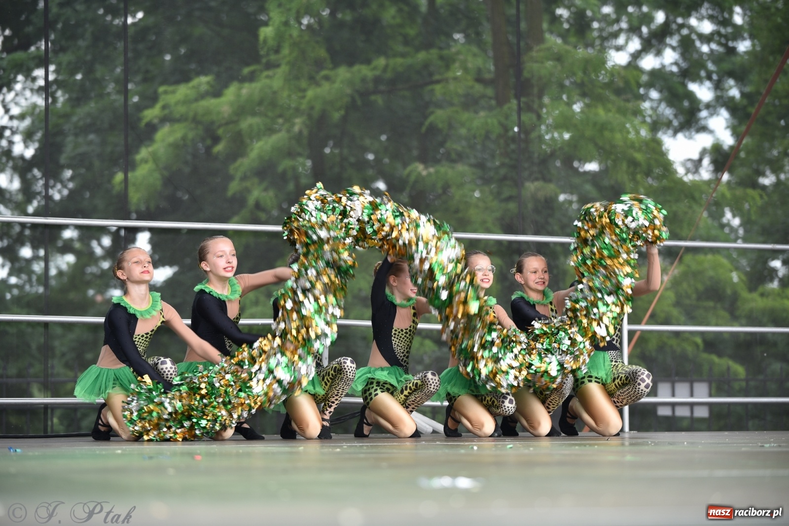 Zdjęcie w galerii na portalu naszraciborz.pl: I Ogólnopolski Mażoretkowy Zawrót Głowy Racibórz 2021 wiadomości z regionu