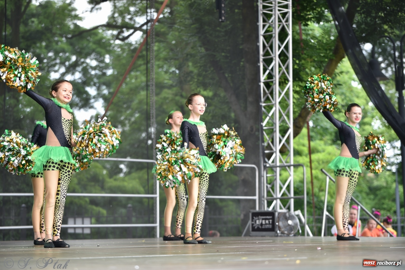 Zdjęcie w galerii na portalu naszraciborz.pl: I Ogólnopolski Mażoretkowy Zawrót Głowy Racibórz 2021 wiadomości z regionu