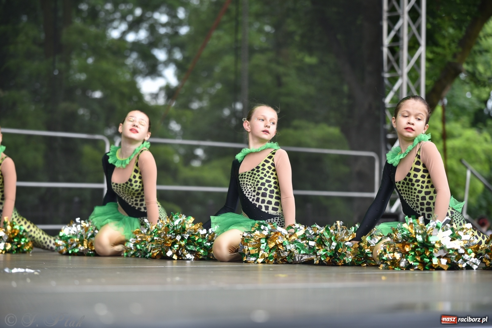 Zdjęcie w galerii na portalu naszraciborz.pl: I Ogólnopolski Mażoretkowy Zawrót Głowy Racibórz 2021 wiadomości z regionu