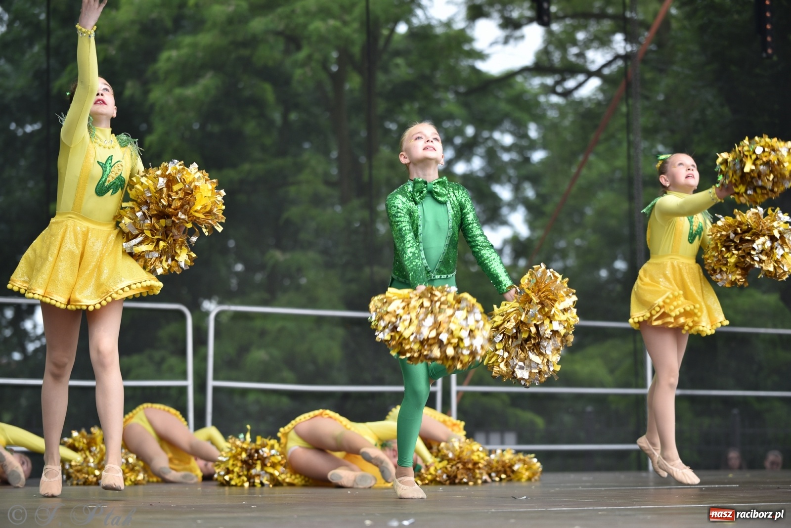 Zdjęcie w galerii na portalu naszraciborz.pl: I Ogólnopolski Mażoretkowy Zawrót Głowy Racibórz 2021 wiadomości z regionu