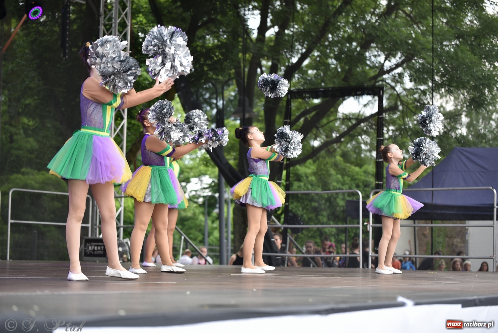 Zdjęcie w galerii na portalu naszraciborz.pl: I Ogólnopolski Mażoretkowy Zawrót Głowy Racibórz 2021 wiadomości z regionu