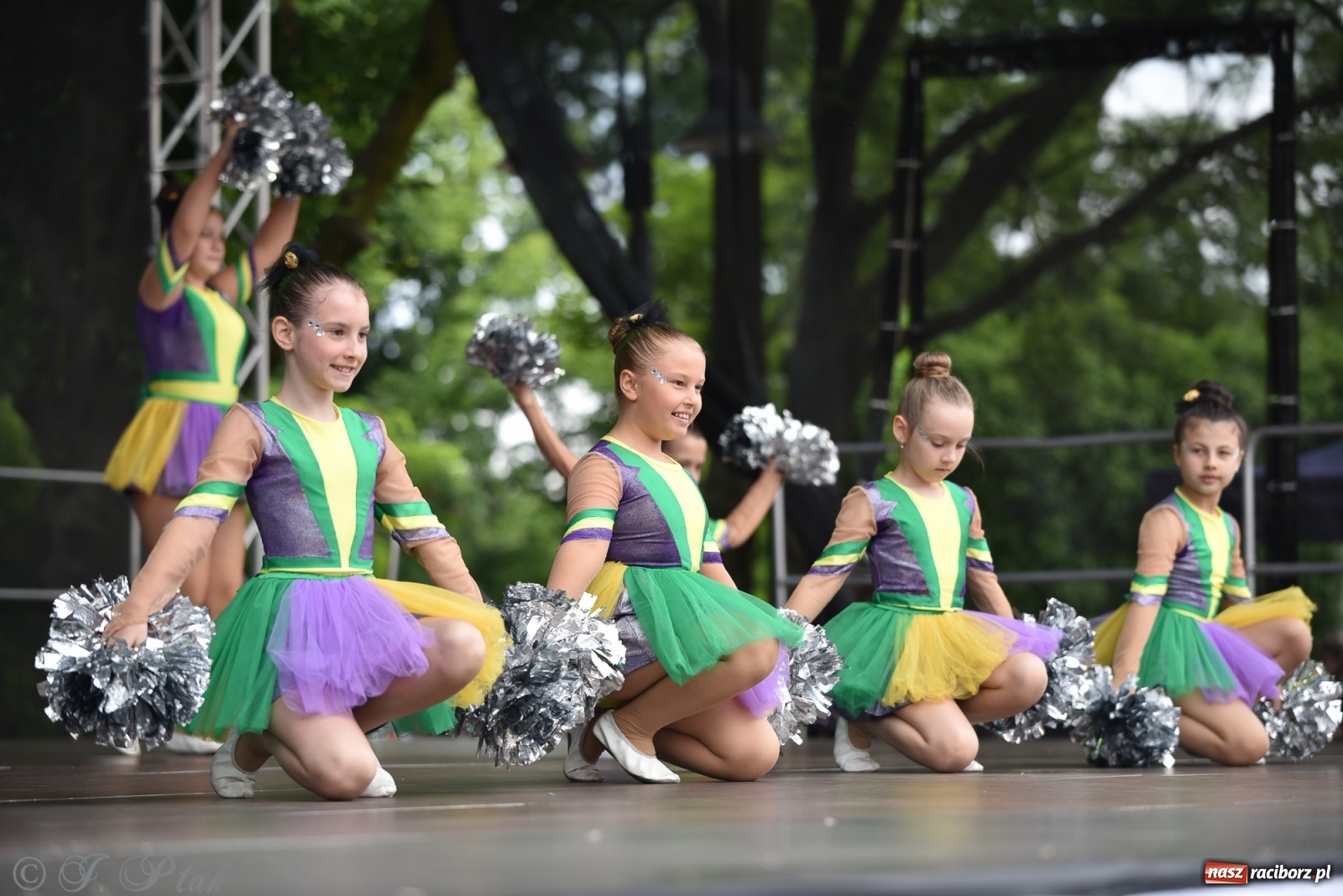 Zdjęcie w galerii na portalu naszraciborz.pl: I Ogólnopolski Mażoretkowy Zawrót Głowy Racibórz 2021 wiadomości z regionu
