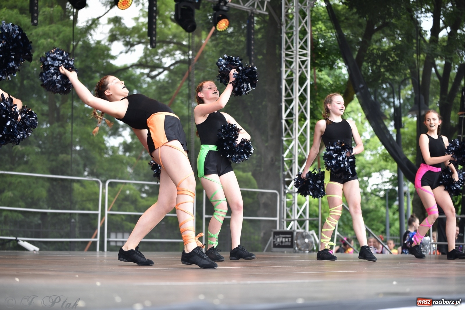 Zdjęcie w galerii na portalu naszraciborz.pl: I Ogólnopolski Mażoretkowy Zawrót Głowy Racibórz 2021 wiadomości z regionu