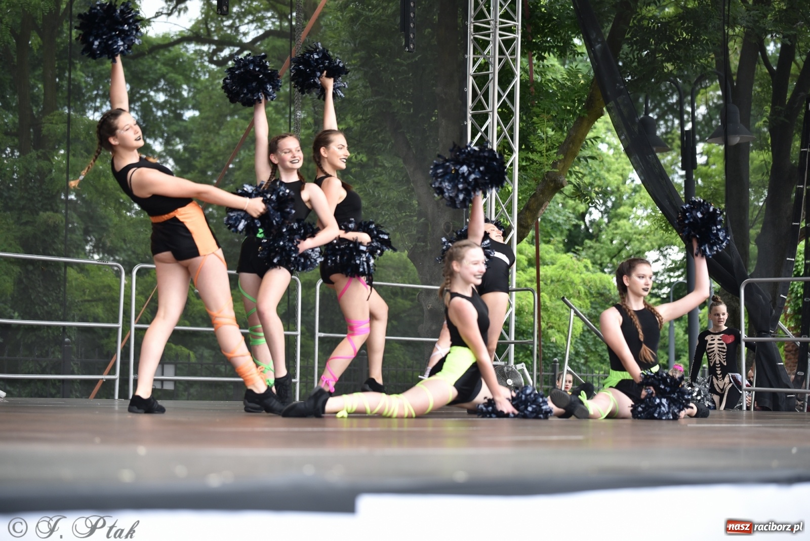 Zdjęcie w galerii na portalu naszraciborz.pl: I Ogólnopolski Mażoretkowy Zawrót Głowy Racibórz 2021 wiadomości z regionu