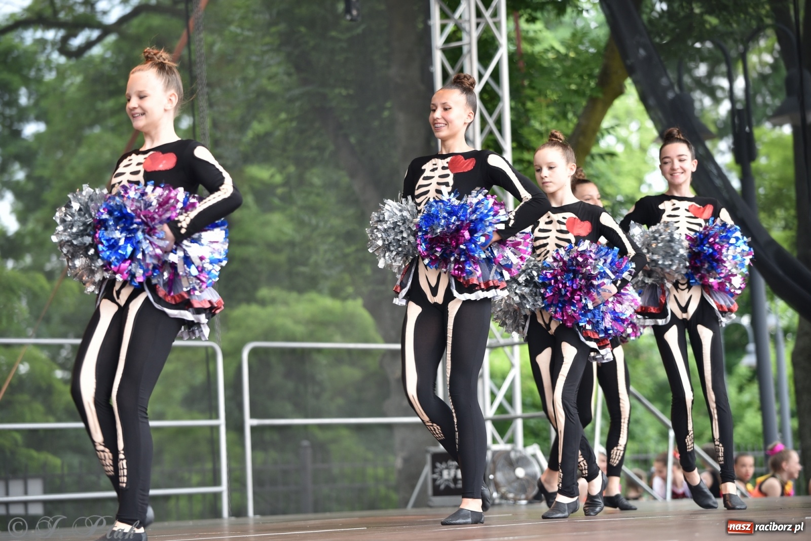 Zdjęcie w galerii na portalu naszraciborz.pl: I Ogólnopolski Mażoretkowy Zawrót Głowy Racibórz 2021 wiadomości z regionu