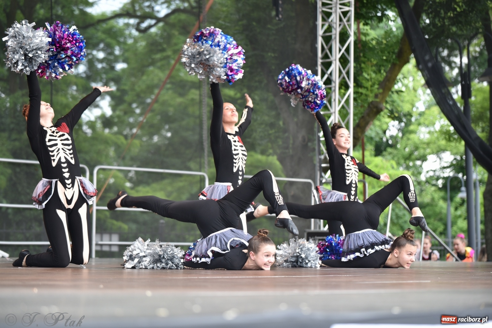 Zdjęcie w galerii na portalu naszraciborz.pl: I Ogólnopolski Mażoretkowy Zawrót Głowy Racibórz 2021 wiadomości z regionu