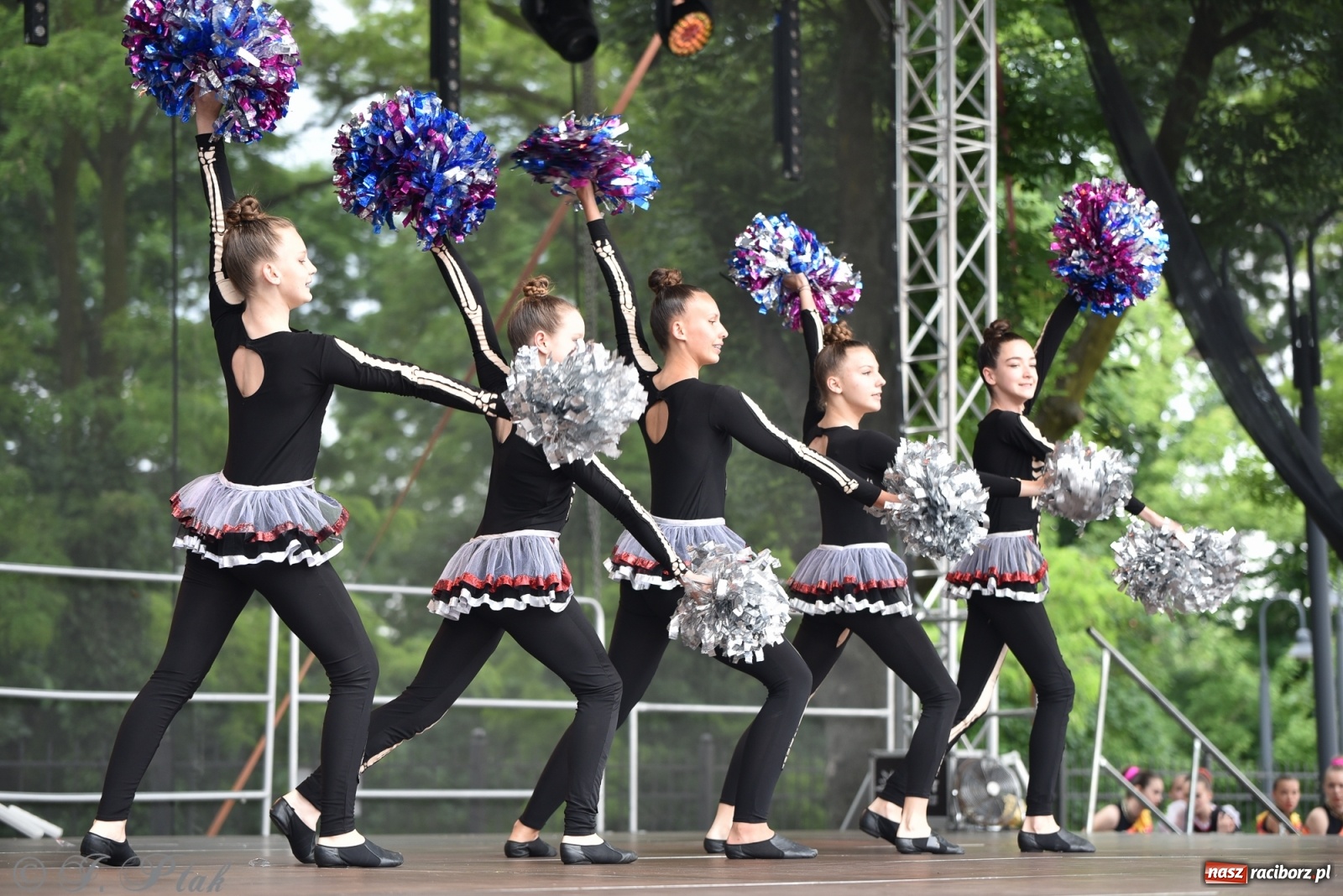 Zdjęcie w galerii na portalu naszraciborz.pl: I Ogólnopolski Mażoretkowy Zawrót Głowy Racibórz 2021 wiadomości z regionu