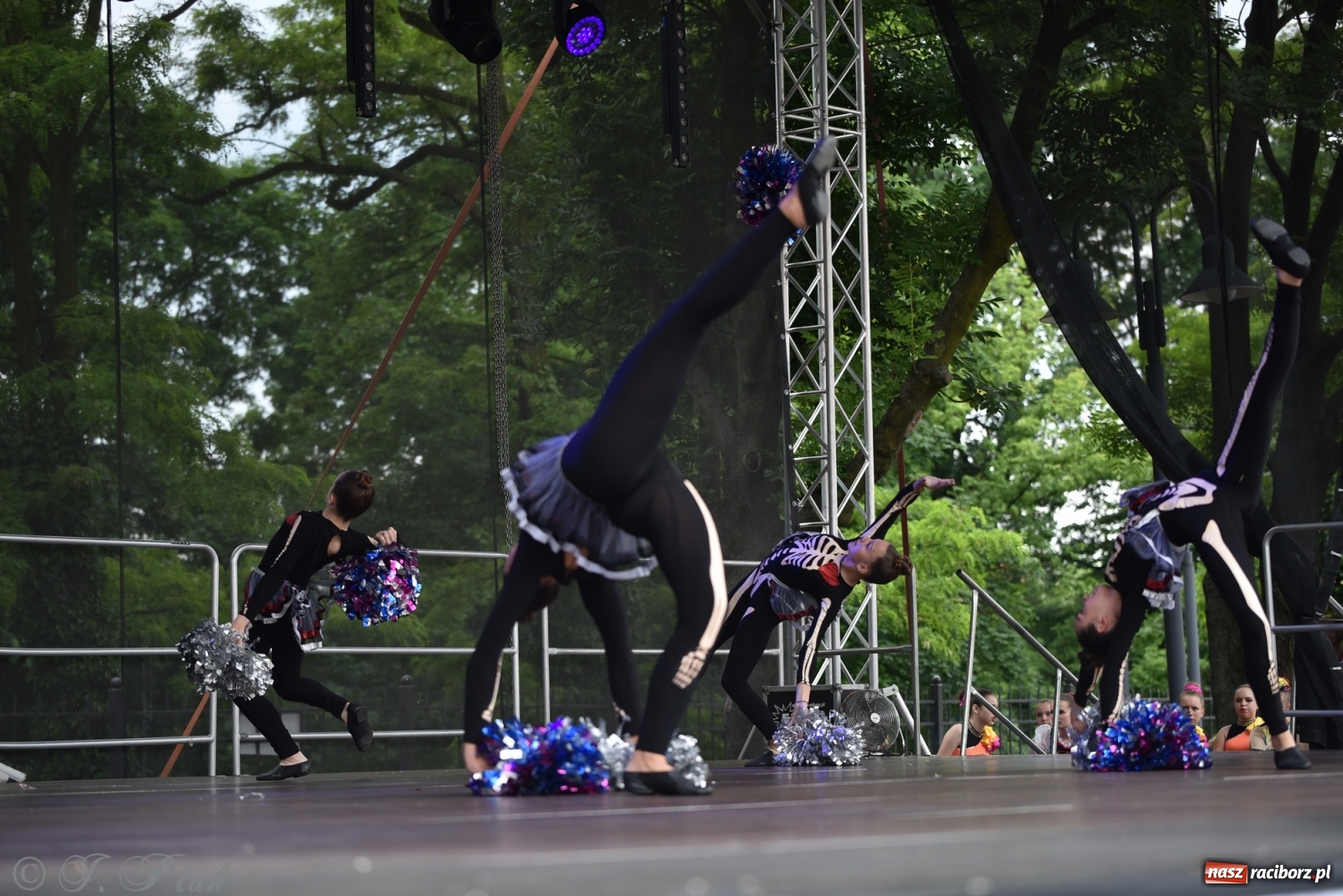 Zdjęcie w galerii na portalu naszraciborz.pl: I Ogólnopolski Mażoretkowy Zawrót Głowy Racibórz 2021 wiadomości z regionu