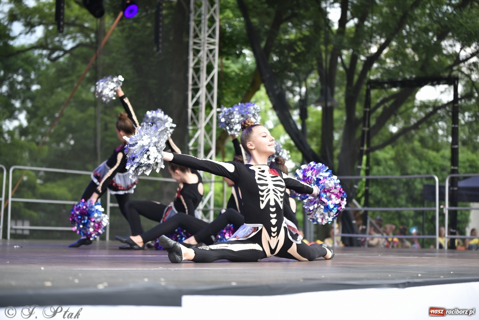 Zdjęcie w galerii na portalu naszraciborz.pl: I Ogólnopolski Mażoretkowy Zawrót Głowy Racibórz 2021 wiadomości z regionu