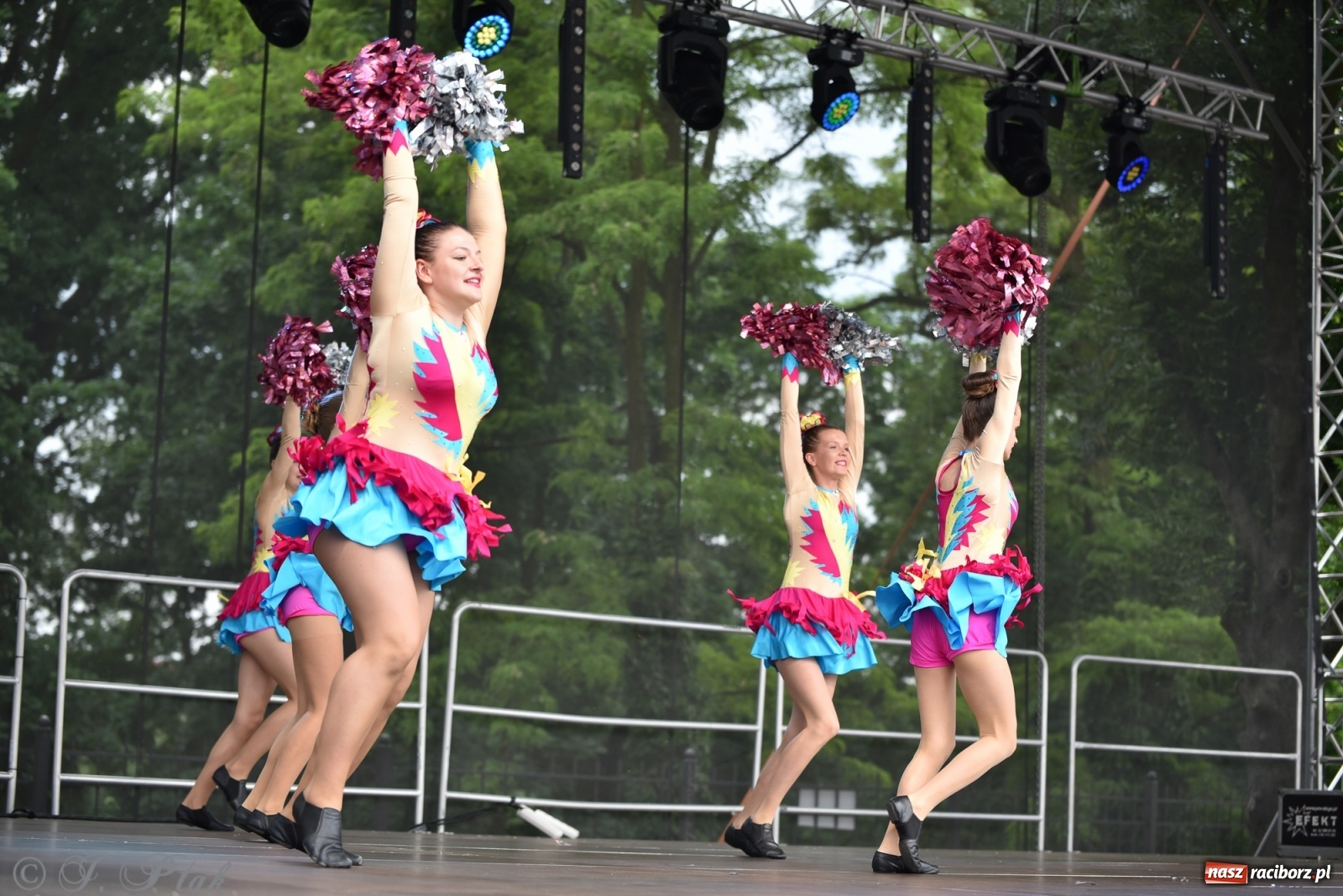 Zdjęcie w galerii na portalu naszraciborz.pl: I Ogólnopolski Mażoretkowy Zawrót Głowy Racibórz 2021 wiadomości z regionu