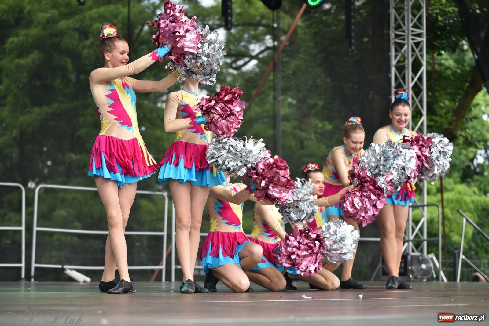 Zdjęcie w galerii na portalu naszraciborz.pl: I Ogólnopolski Mażoretkowy Zawrót Głowy Racibórz 2021 wiadomości z regionu