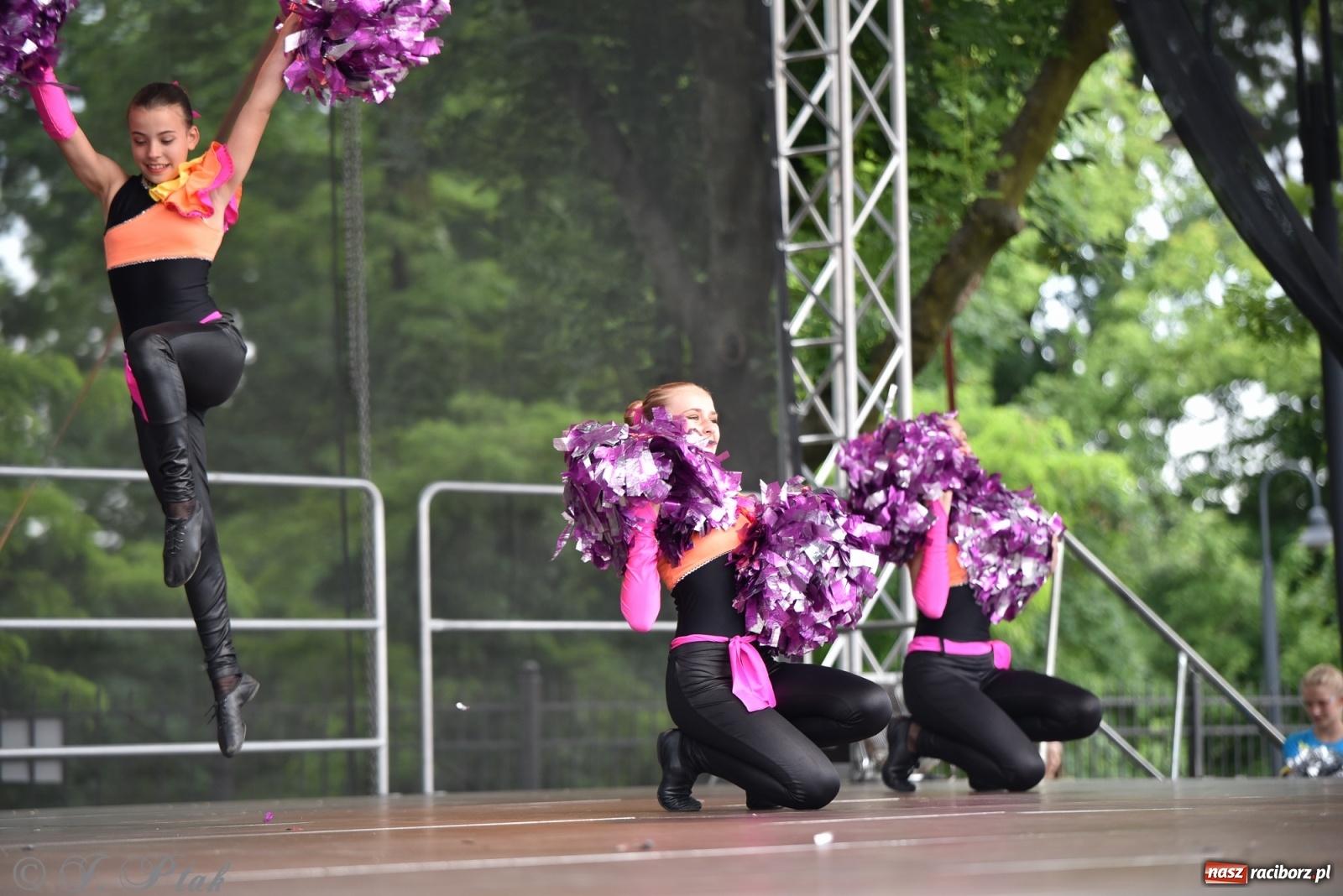 Zdjęcie w galerii na portalu naszraciborz.pl: I Ogólnopolski Mażoretkowy Zawrót Głowy Racibórz 2021 wiadomości z regionu