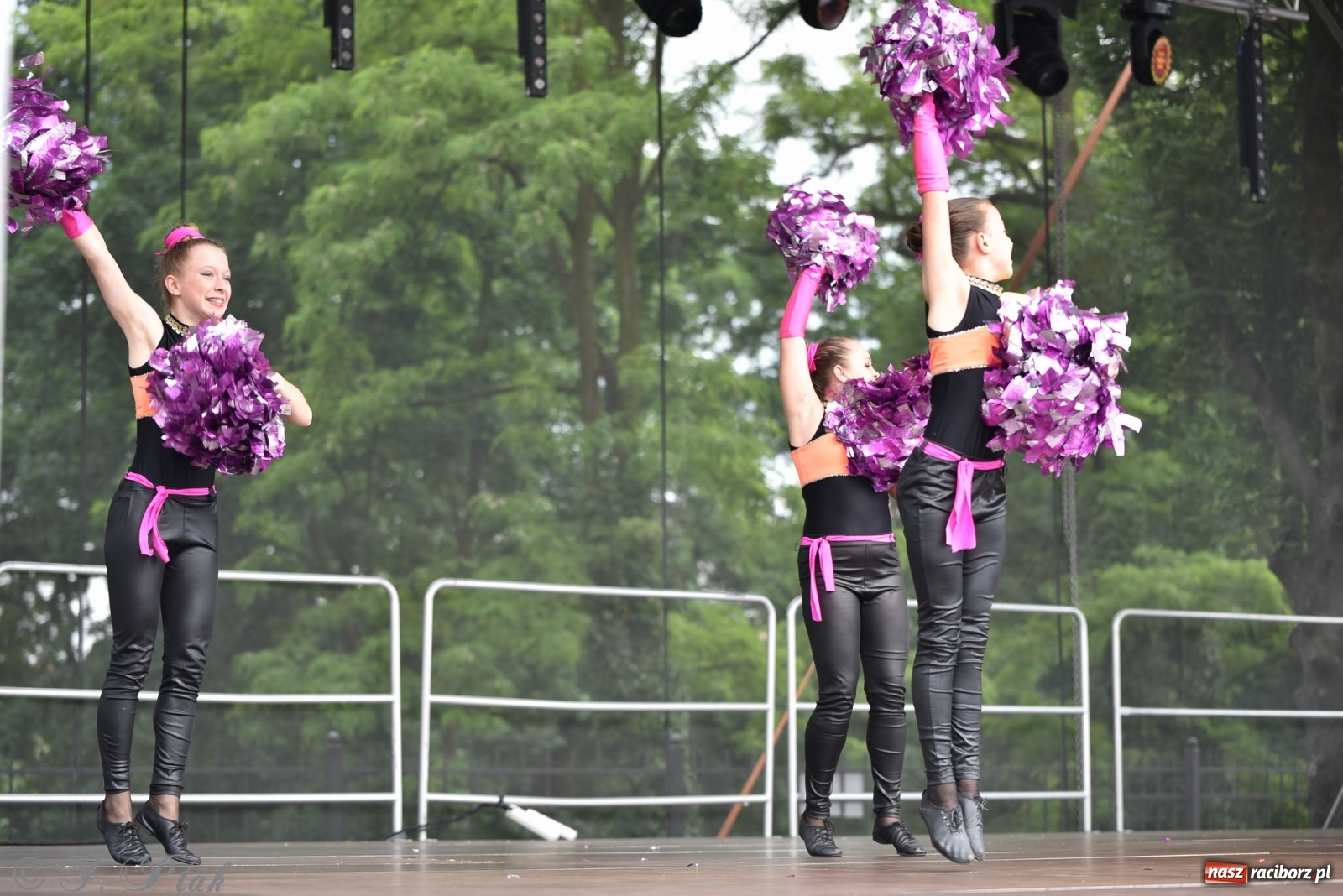 Zdjęcie w galerii na portalu naszraciborz.pl: I Ogólnopolski Mażoretkowy Zawrót Głowy Racibórz 2021 wiadomości z regionu