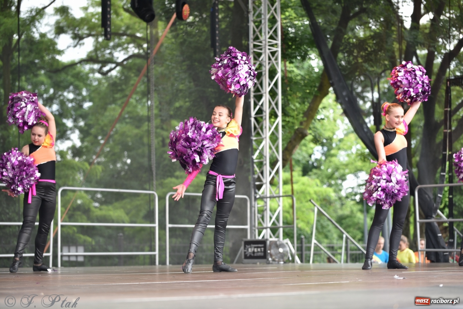 Zdjęcie w galerii na portalu naszraciborz.pl: I Ogólnopolski Mażoretkowy Zawrót Głowy Racibórz 2021 wiadomości z regionu