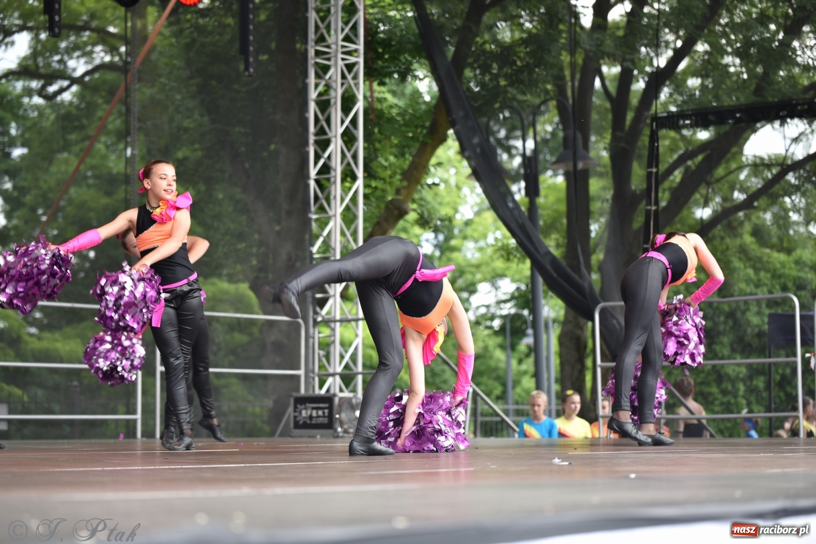 Zdjęcie w galerii na portalu naszraciborz.pl: I Ogólnopolski Mażoretkowy Zawrót Głowy Racibórz 2021 wiadomości z regionu